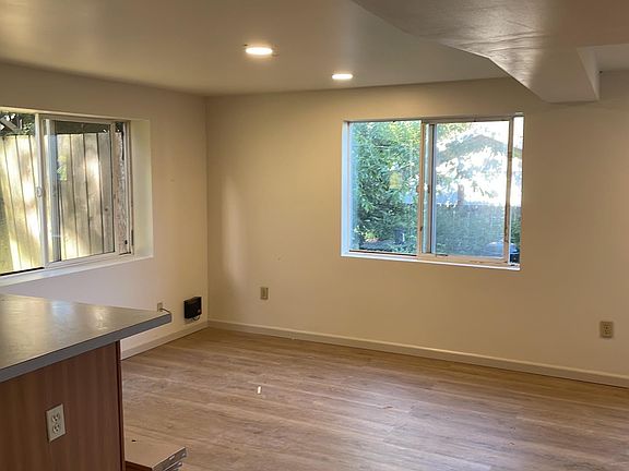 4th image of 2836 21st Ave W #2836