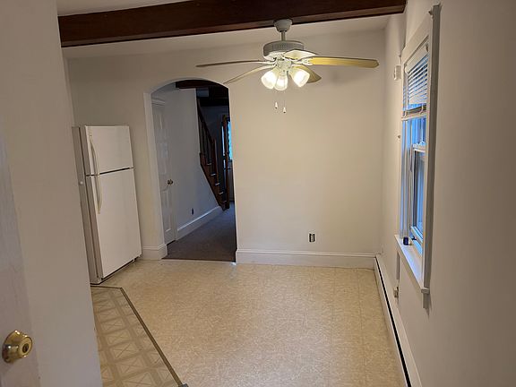 4th image of 109 W Cypress St APT B