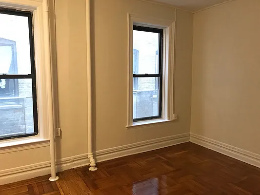 Rented by Salon Realty Corp | media 11