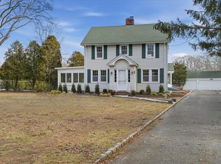 12 Summit Blvd, Westhampton, NY 11977