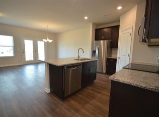 917 Clearhaven Ln, Fuquay Varina, NC 27526