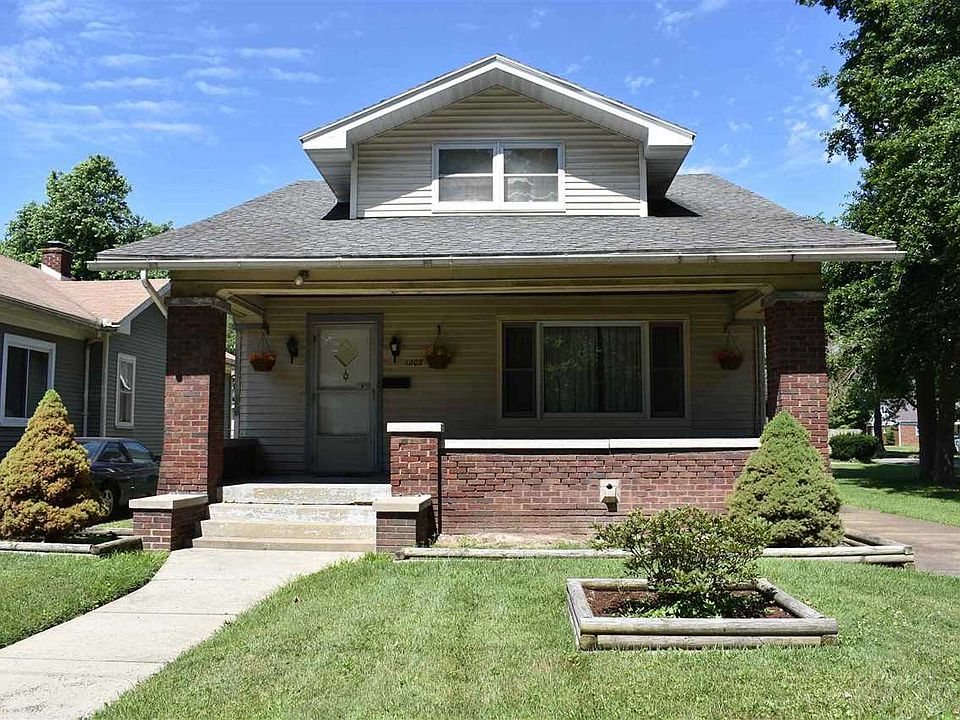 1st image of 1203 Akin Dr