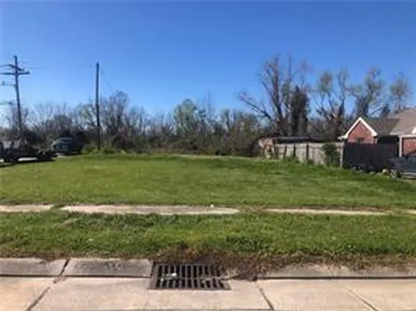 2900 Judy Dr, Meraux, LA 70075