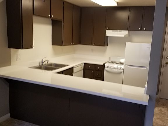3rd image of 4131 Front St Unit 202