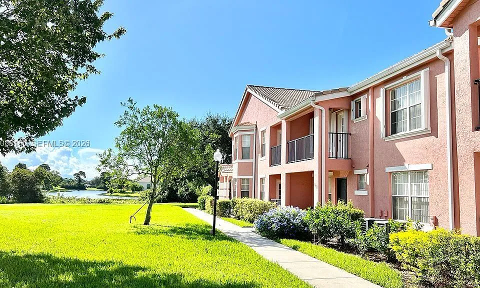 126 SW Peacock Blvd #205