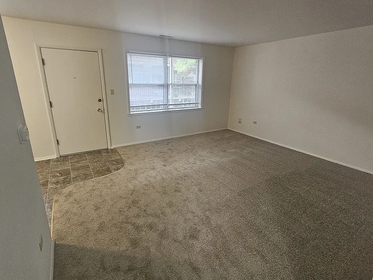 417 W Jefferson St #W2 — Photo 3