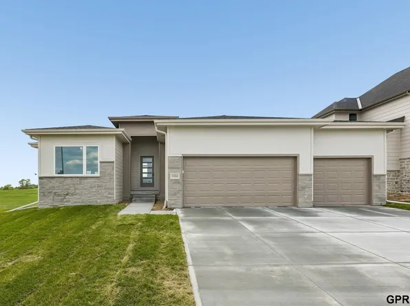 11016 S 222nd St, Gretna, NE 68028