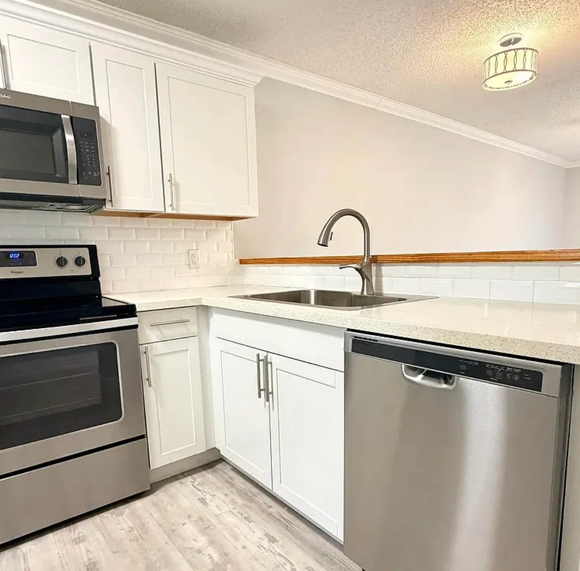 2 bed, 816 sqft, $1,600 — Photo 1