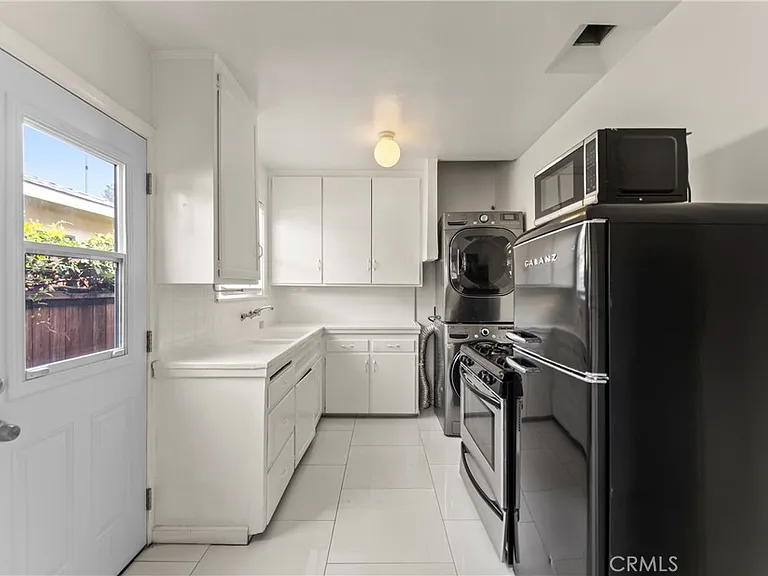 425 Venice Way #1/2 — Photo 9