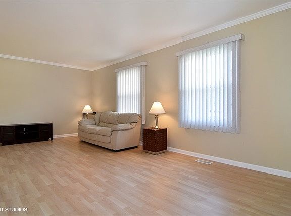 3rd image of 4437 Mumford Dr