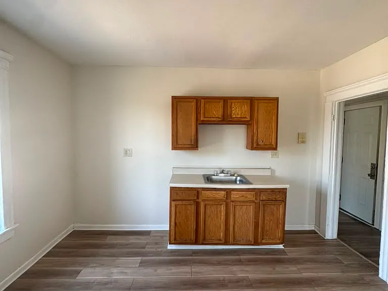 202 E Belden Ave #8 — Photo 1