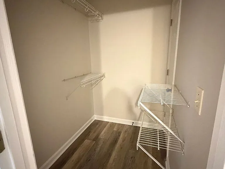 449 N Donahue Dr #D28 — Photo 13