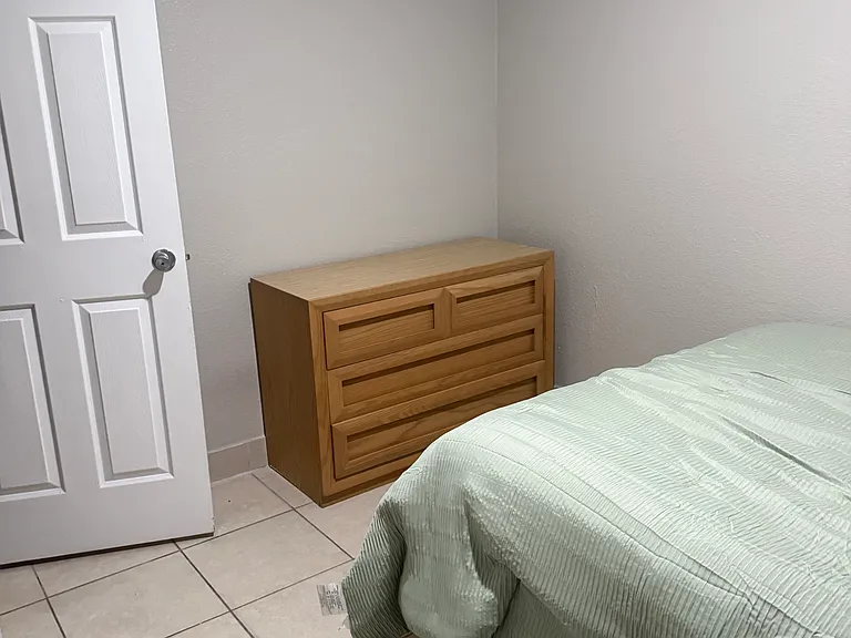 21200 NE 12th Ct — Photo 7