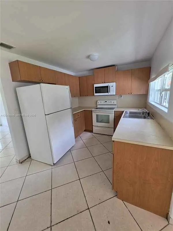 5720 Douglas St Hollywood, Fl 33021 — Photo 4
