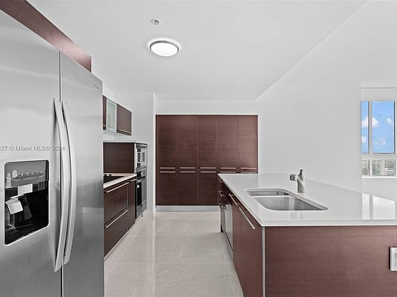 4th image of 1900 N Bayshore Dr APT 1918