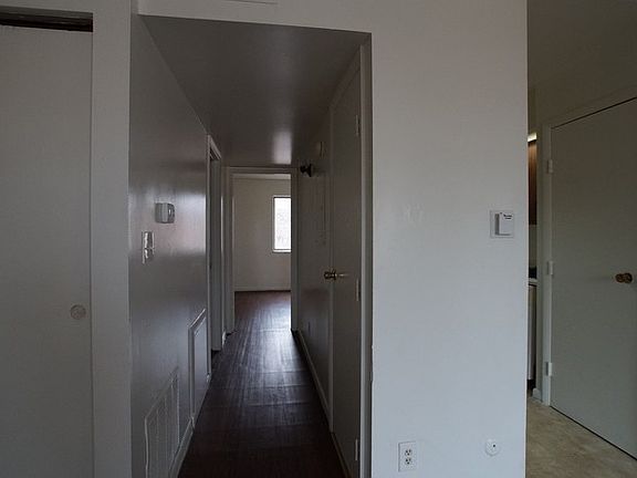 5th image of 1038 Cherry Dr APT 2