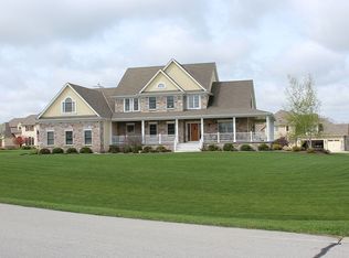 W239N7671 Sun Valley Ct, Sussex, WI 53089