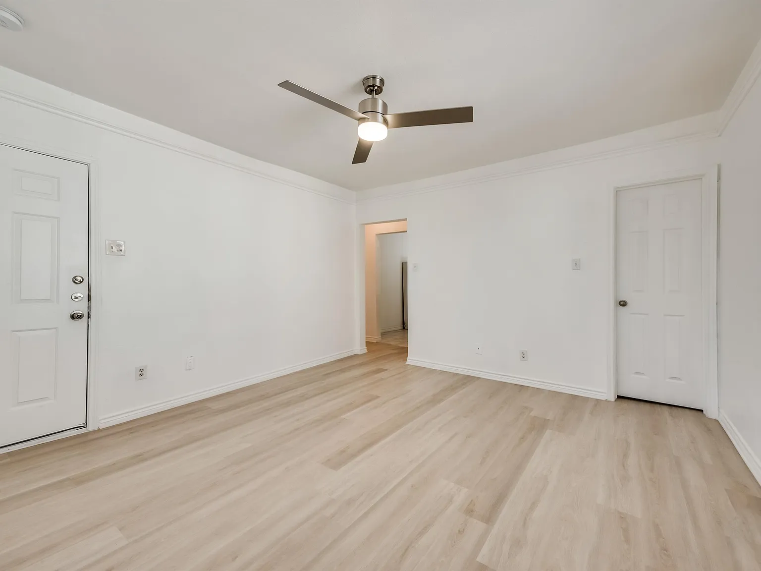 1508 PEAK 8 Studios - 8 — Photo 4