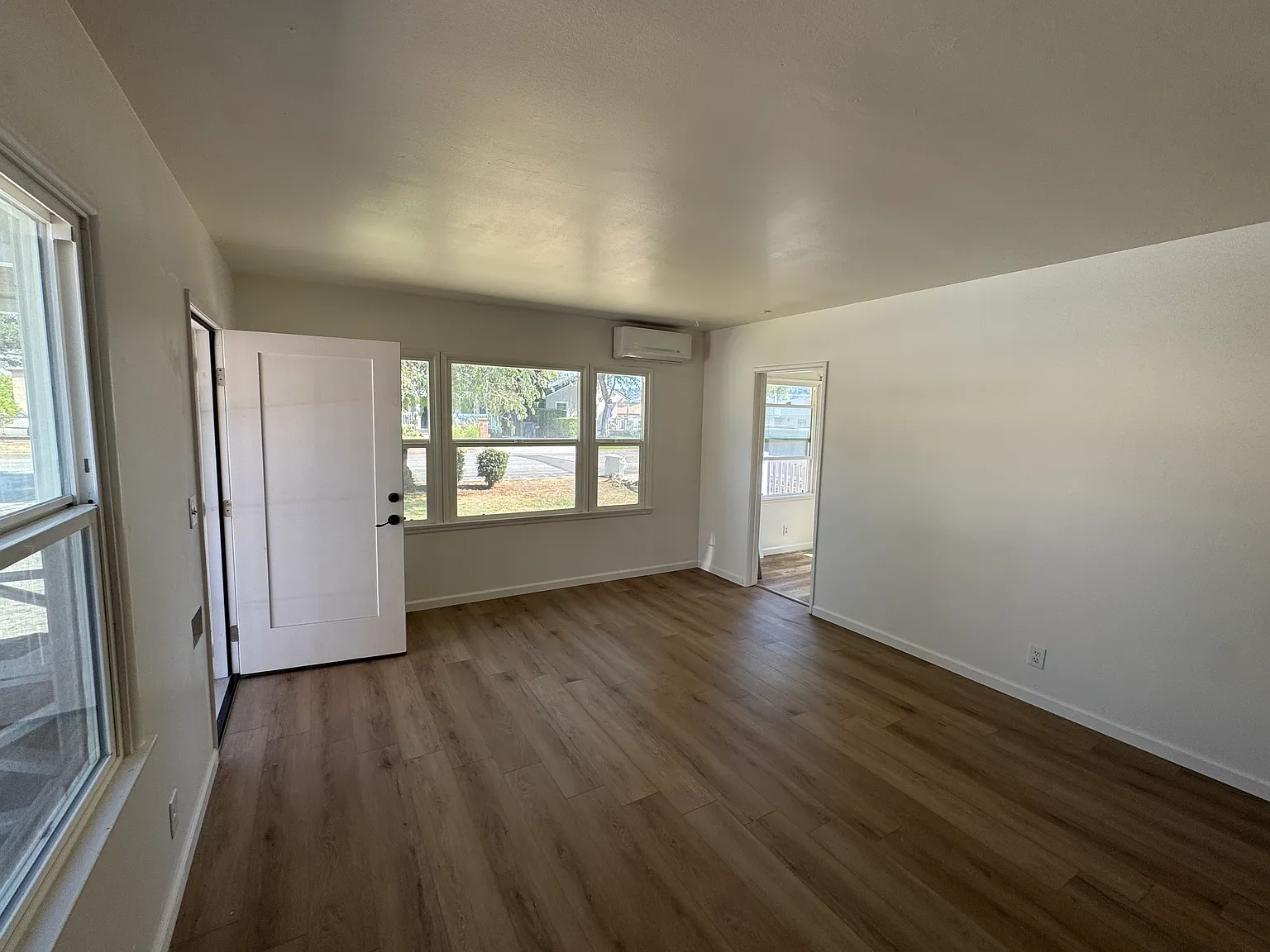 1 bed, 700 sqft, $1,950 — Photo 2