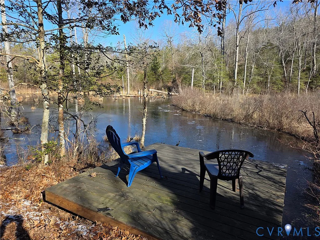 4 bed, 3.0 bath, 2001 sqft, $2,500 — Photo 2