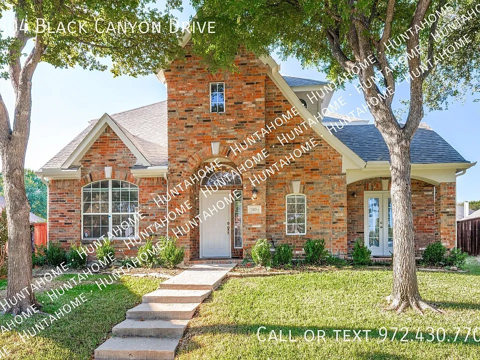 2804 Black Canyon Dr