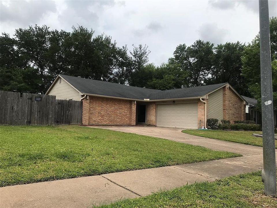 1st image of 15314 Evergreen Place Dr