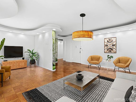 3rd image of 200 E 24th St APT 501
