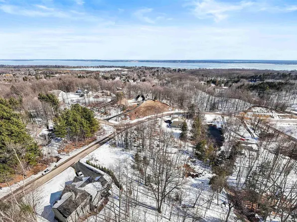 9481 E Walkabout Ln, Traverse City, MI 49684