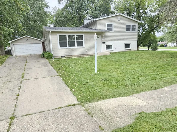 18570 W Pamela Pl, Gurnee, IL 60031