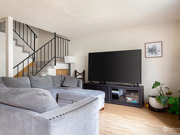 5th image of 690 NW Atalanta Way #B3