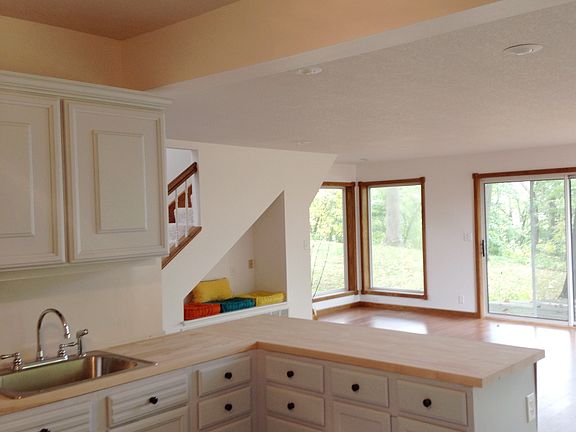 2nd image of 2036 Park Dr