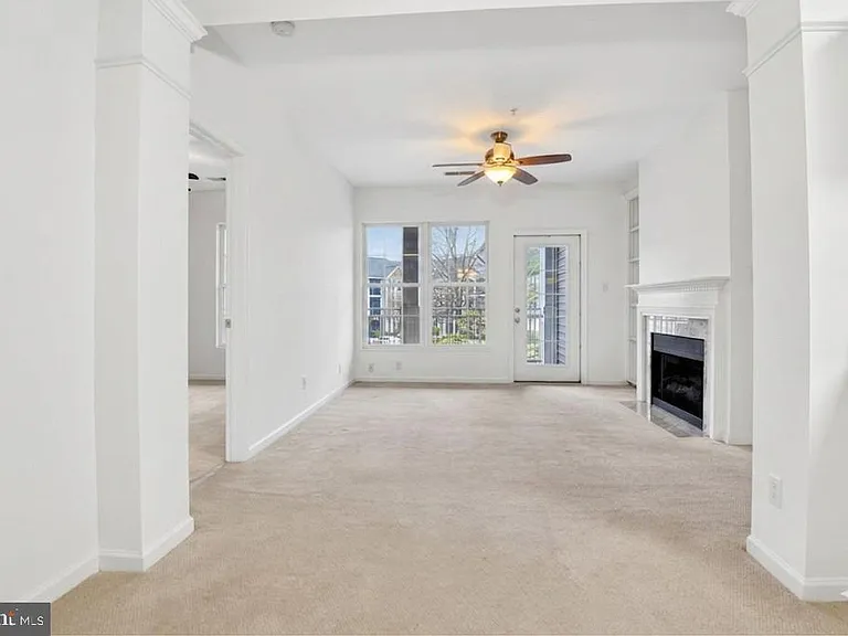 46588 Drysdale Ter #201 — Photo 17