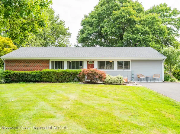 16 Winant Road, Kendall Park, NJ 08824
