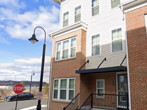 2 Bond St, North Brunswick Twp., NJ 08902