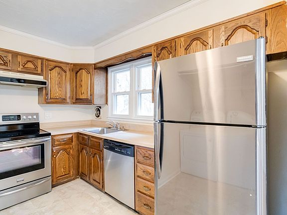 5th image of 461 Oakton Rd #B