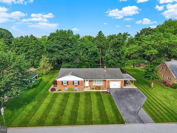 2nd image of 1838 Ridgeview Dr