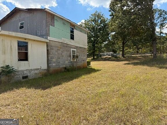 4th image of 915 Mathis Rd