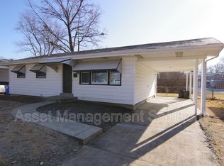 20 Manor Dr, Florissant, MO 63031