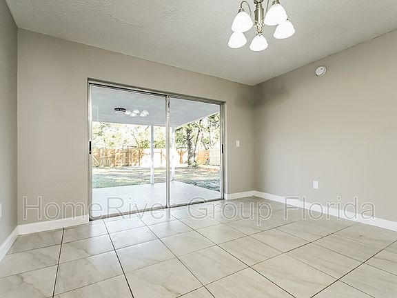 4th image of 1617 Crystalview Trl