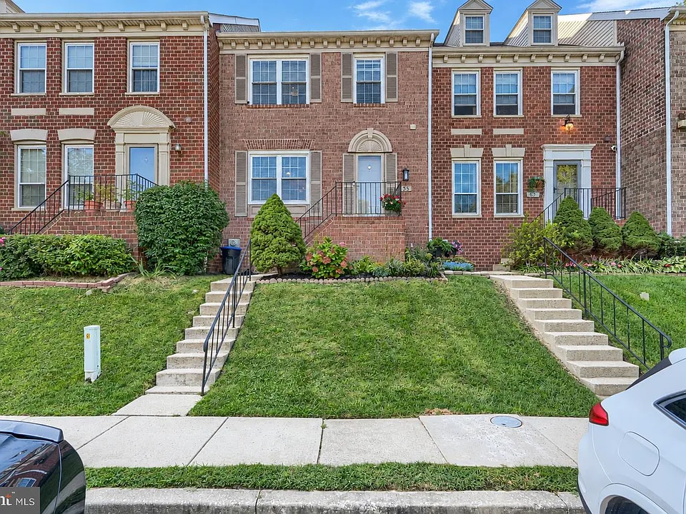 35 Roger Valley Ct