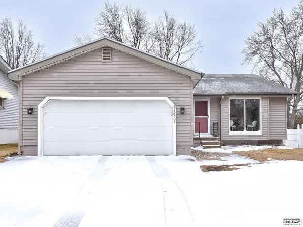 13301 Edna St, Omaha, NE 68138