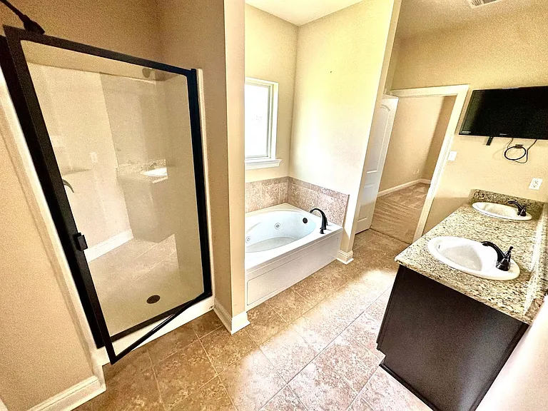 42537 Wynstone Dr — Photo 12