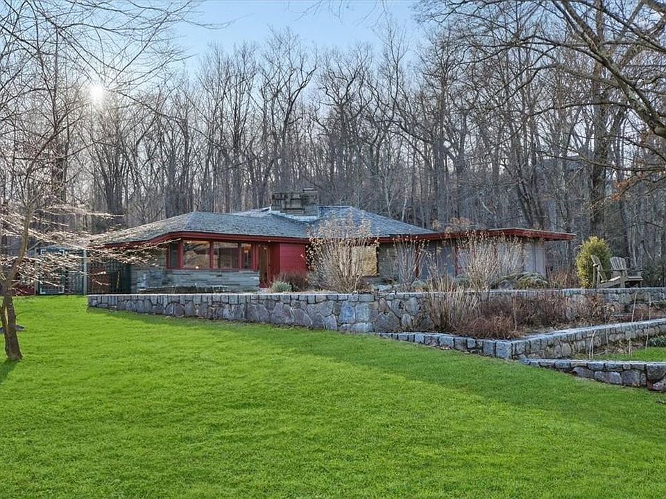 1st image of 27 Pond Meadow Lane