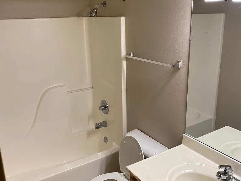 5817 S 186th Ave — Photo 9