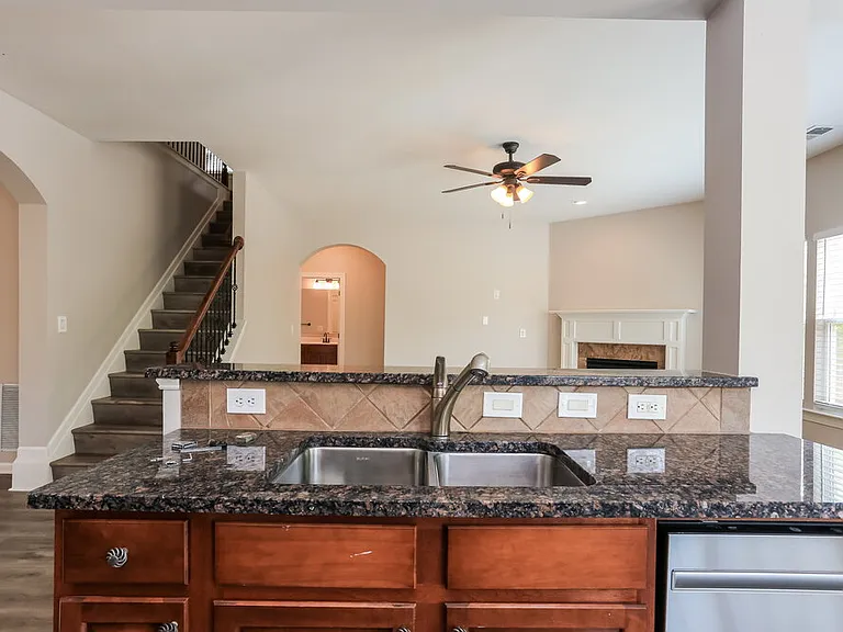 7756 Parkside Dr — Photo 9