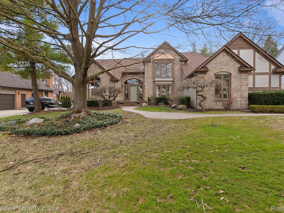 1st image of 2440 Kingscross Dr
