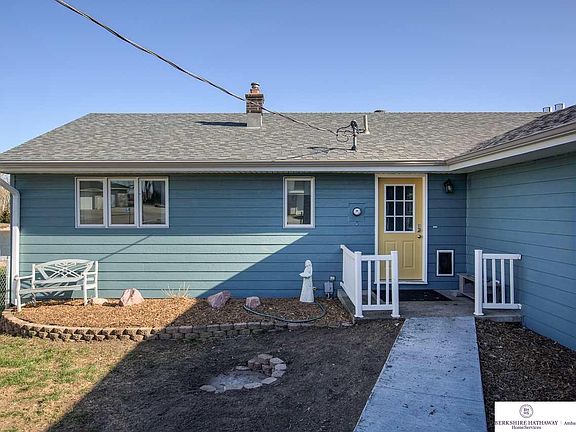 2nd image of 217 Sunrise Ln