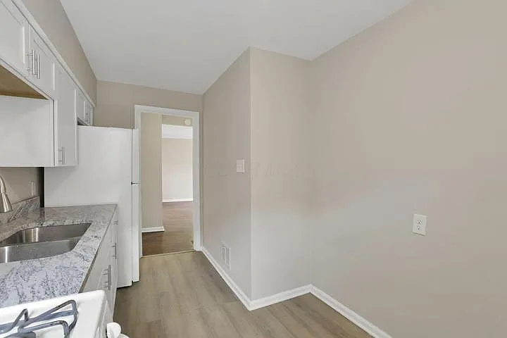 1 bed, 1.0 bath, 600 sqft, $900 — Photo 38