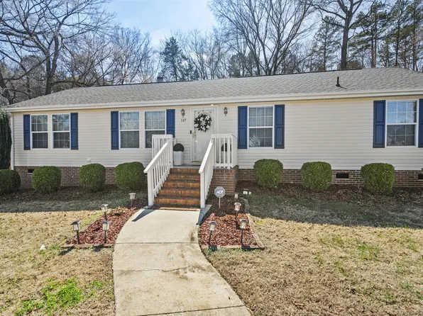 105 Mallard Creek Dr, Graham, NC 27253