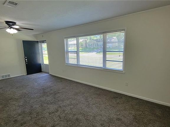 4th image of 7625 Rainbow Dr